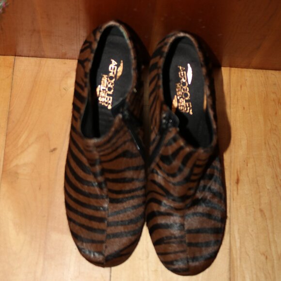 NEW Aerosoles Brown Black Zebra Print Calf Hair Comfort Wedge Ankle Booties 7.5 - Picture 2 of 8
